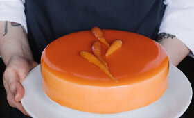 Eleganti&scaron;kas &bdquo;Sweet Root&ldquo; konditerės Gretos Janulytės morkų tortas