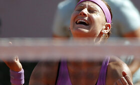 Pergalingas Anos Ivanovič žygis Paryžiuje baigėsi, finale žais Lucie &Scaron;afarova