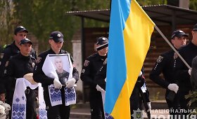 Palaidotas &scaron;audynėse Ukrainoje žuvęs policininkas Maksimas Zareckis