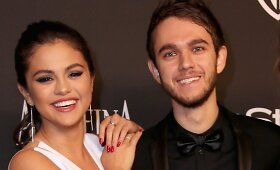 Selena Gomez ir Zeddas kartu atvyksta į vakarėlį