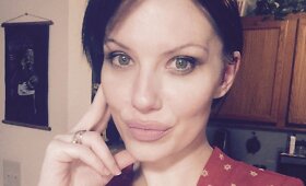 It i&scaron; akies traukta Angelinos Jolie antrininkė Melissa Baizen