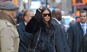 Žvaigždžių gatvės stilius: Adriana Lima su nemadingais &bdquo;ugsais&ldquo; ir kiti
