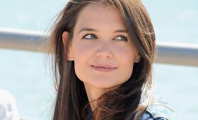 Katie Holmes dalyvavo majonezo &bdquo;Hellmann's&ldquo; 100-ojo gimtadienio vakarėlyje