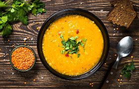12 sriubų su lęšiais: nuo skanintos dešrelėmis iki veganiškos