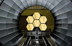 J.Webbo kosminis teleskopas visiškai išskleidė apsauginį ekraną
