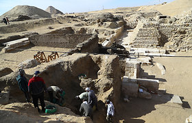 Egipto mokslininkai pristatė Sakaroje rastą vertingą lobį