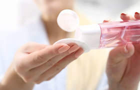 Kosmetologė pataria, kaip taisyklingai nusivalyti makiažą ir paruošti odą nakčiai