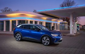 Pretendentas tapti „Tautos automobiliu 2022“: „Volkswagen ID.4“