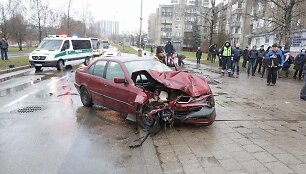 Automobilis BMW po avarijos
