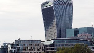 Londono dangoraižis Walkie Talkie, Karbunkulo taurė 2015
