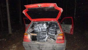 Su cigaretėmis sulaikytas automobilis