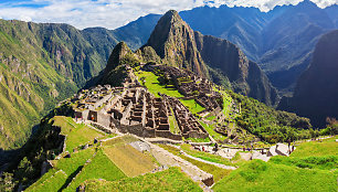 Peru dėl protestų uždaro garsųjį turistų traukos objektą Maču Pikču