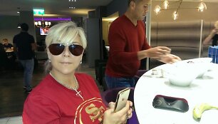 Samantha Fox oro uoste prie&scaron; skrydį į Lietuvą