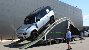 Land Rover &bdquo;Defender&ldquo; bekelės i&scaron;&scaron;ūkis Vilniuje