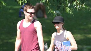 Jennifer Lawrence ir Nicholas Houltas