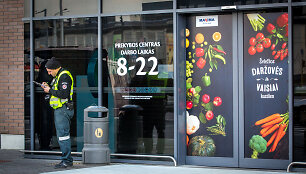 Prekybos centre &bdquo;Maxima&ldquo; aptiktas jaunos moters lavonas