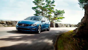 &bdquo;Volvo V60 Plug-in Hybrid&ldquo; su &bdquo;R Design&ldquo; apdaila