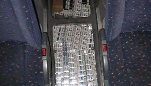 Slėptos kontrabandinės cigaretės