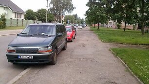 Automobiliai Vilties gatvėje