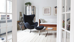 Arne Jacobseno krėslo &bdquo;Egg&ldquo; originalas atsieina vir&scaron; 9000 svarų