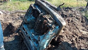 Užkastas automobilis