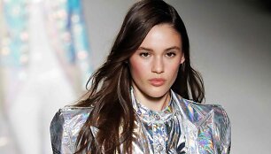 &bdquo;Balmain&ldquo; 2018&ndash;2019 m. rudens ir žiemos kolekcijos modelis