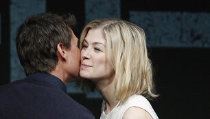 Tomas Cruise'as ir Rosamund Pike
