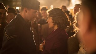 Jackas Reynoras ir Sarah Gadon filme &bdquo;Naktis be karūnos&ldquo;