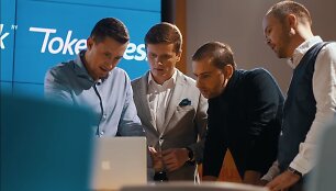 Tomas Mičkauskas (pirmas i&scaron; kairės) ir kiti &bdquo;TokenDesk&ldquo; veidai