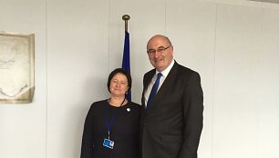 Ministrė V. Baltraitienė su F. Hoganu