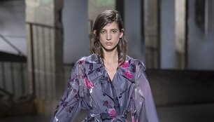 &bdquo;Dries Van Noten&ldquo; 2019&ndash;2020 m. rudens ir žiemos kolekcijos modelis