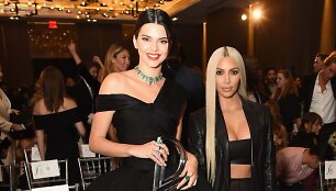 Kim Kardashian ir Kendall Jenner