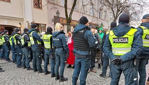 Policijos pareigūnai Pilies gatvėje