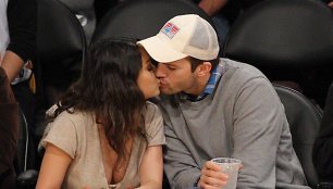 Mila Kunis ir Ashtonas Kutcheris