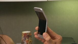 Internete plinta pa&scaron;aipos dėl i&scaron;silenkiančių &bdquo;iPhone&ldquo;