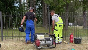 Gulbinų kvartalo tvoroje įrengiami nauji varteliai