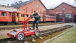 A.Sutkus rekordo sieks važiuodamas rankine drezina