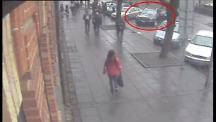 Ie&scaron;komas &bdquo;Infiniti&ldquo; automobilis ir jo vairuotojas