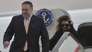 M.Pompeo pradėjo kelionę po Vidurinius Rytus