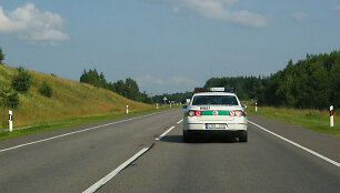 Policijos automobilis &bdquo;Via Baltica&ldquo; kelyje