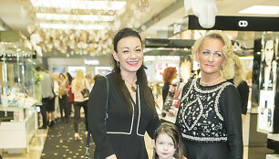 Rūta Luko&scaron;evičiūtė su mama ir dukra