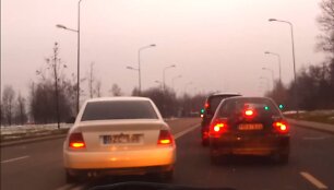 &bdquo;Audi A4&ldquo; kerta i&scaron;tisinę liniją