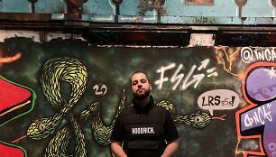 Remigijus Da&scaron;kevičius-Remis Retro pristatė Londone filmuotą dainą