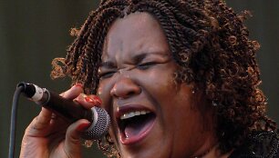 Bliuzo atlikėja Nora Jean Bruso