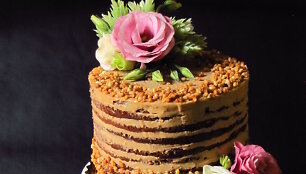 &Scaron;okoladinis karamelinis maskarponės sūrio tortas su kava