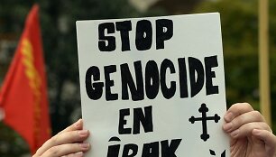 Protesto prie&scaron; krik&scaron;čionių žudymą Irake ir Sirijoje dalyvis