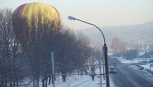 Vilniaus Titnago g. nusileidęs oro balionas