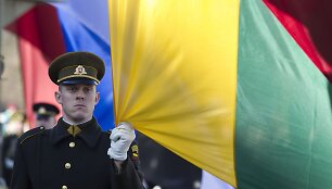Vėliavų pakėlimo ceremonija.