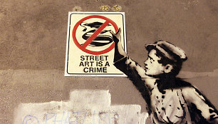 Banksy grafitis po „Smart Crew“ atnaujinimo