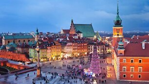Var&scaron;uvos senamiestis žiemą